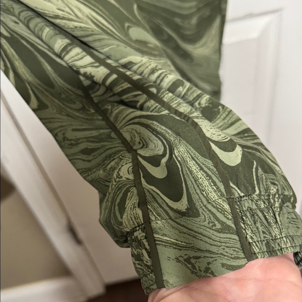 Athleta Olive Patterned Joggers - image 7